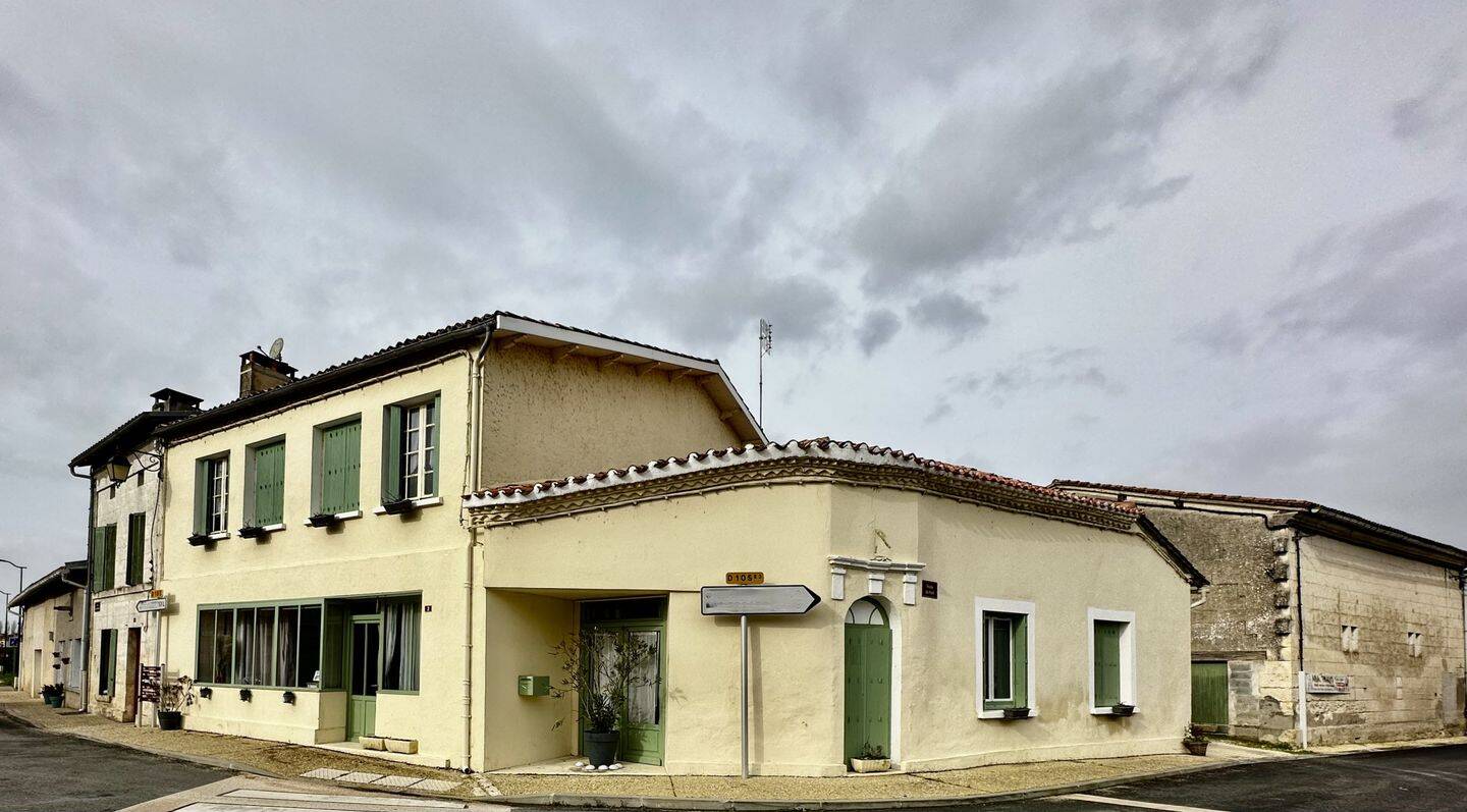 Maison 10 pièces 280 m² · à Parcoul-Chenaud · 280 m² · 191 000 €