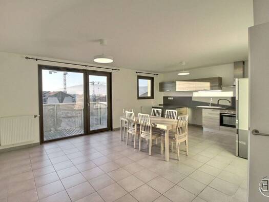 Appartement à vendre 299 000 € 3 pièces 2 chambres 66,8 m² 3ème étage Viry 74580