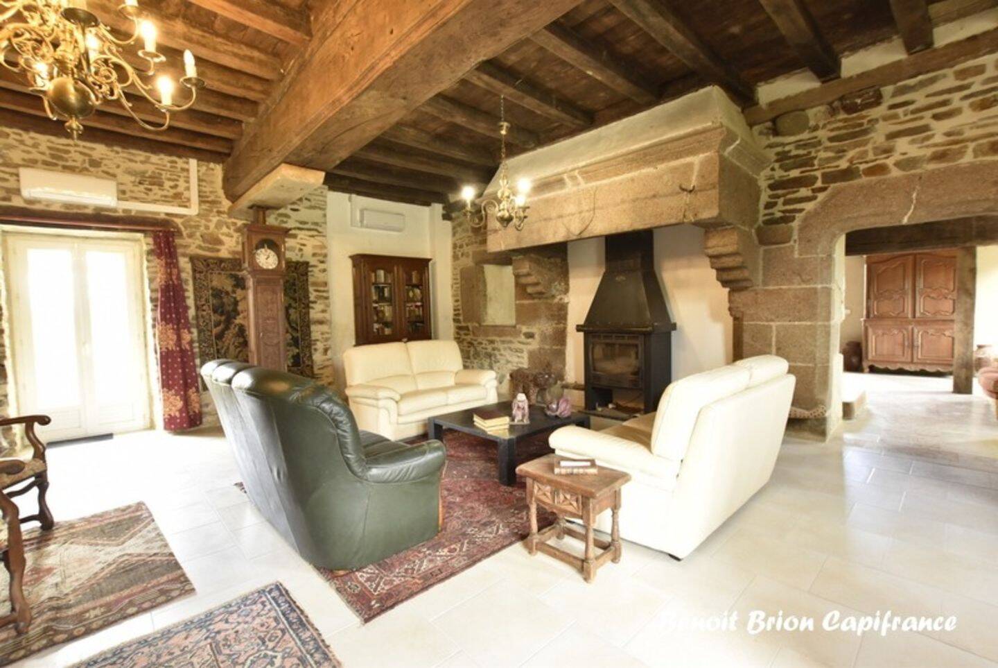 Maison 8 pièces 260 m² · à Lapenty · 260 m² · 350 000 €