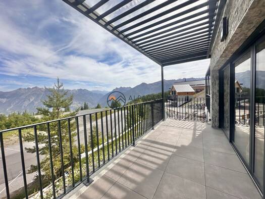 Chalet à vendre 388 500 € 4 pièces 3 chambres 58,1 m² Risoul 05600