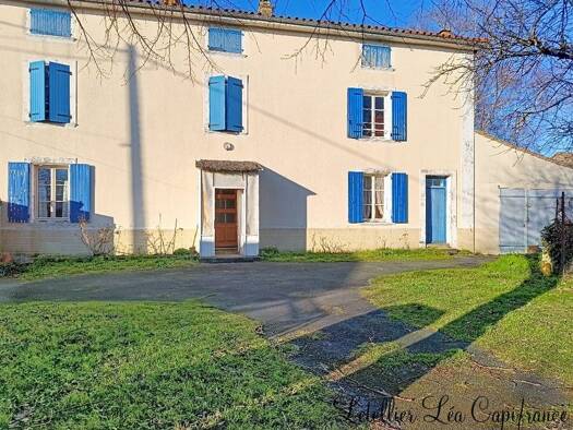 Maison à vendre 119 840 € 6 pièces 3 chambres 145 m² 1 488 m² de terrain Romans 79260