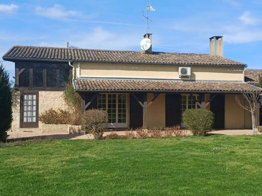 Maison à vendre 239 000 € 4 pièces 2 chambres 125 m² 2 093 m² de terrain Exterieur Langon 33210