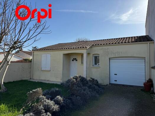 Maison de plain-pied à vendre 210 000 € 3 pièces 2 chambres 84 m² 784 m² de terrain Port-des-Barques 17730