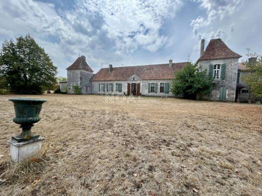 Maison à vendre 1 890 000 € 25 pièces 6 chambres 626,7 m² 7 m² de terrain Saint-Avit-Saint-Nazaire 33220