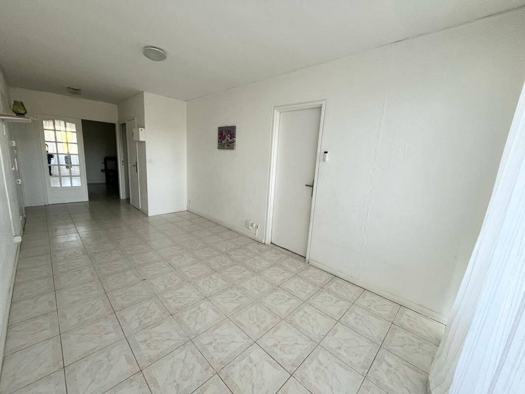 Appartement 4 pièces 69 m² · à Martigues · 68,7 m² · 950 €