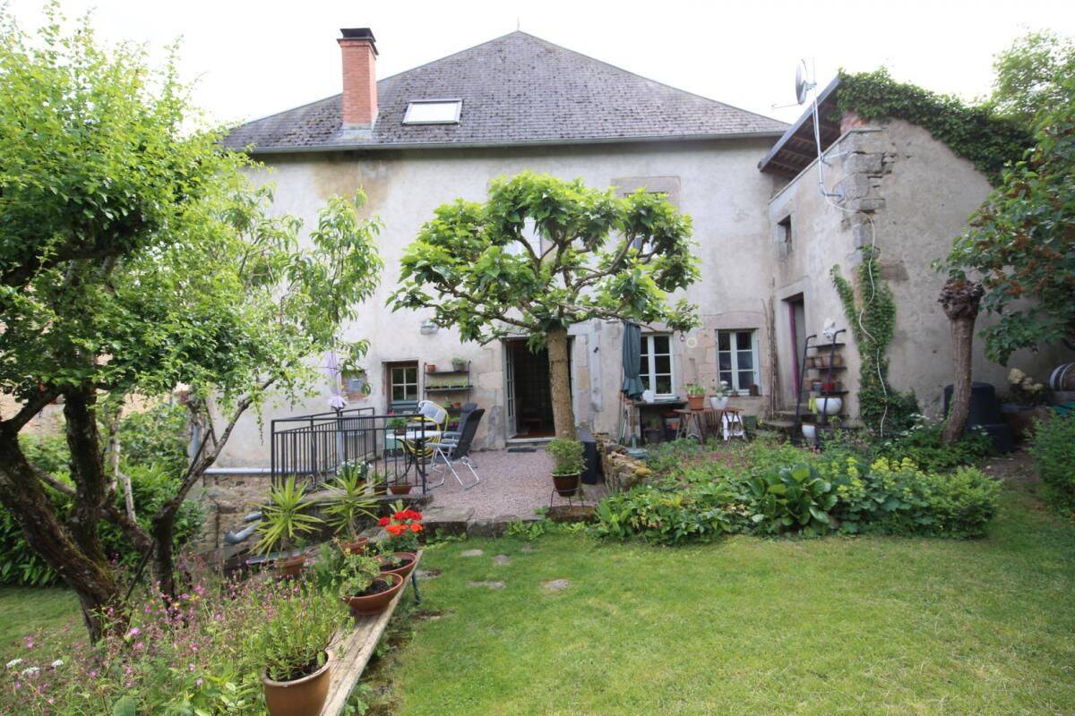 Maison 5 pièces 200 m² · à Larochemillay · 200 m² · 168 500 €