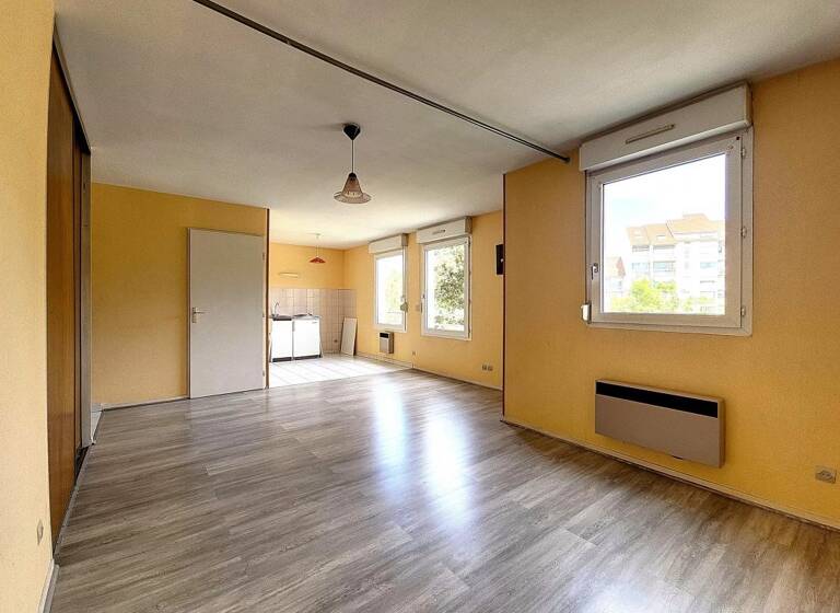 Appartement à vendre 109 000 € 1 pièce 1<br/>chambre 36,8 m²<br/>superficie 1/4<br/>étage Arquebuse Dijon 21000