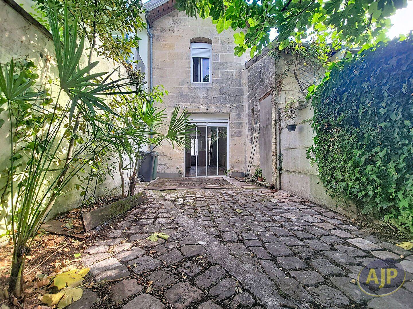 Maison 3 pièces 58 m² · à Bordeaux · 58 m² · 300 000 €