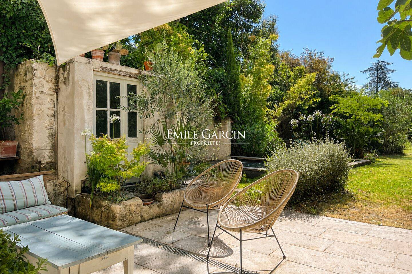 Maison 12 pièces 350 m² · à Villeneuve-lès-Avignon · 350 m² · 870 000 €