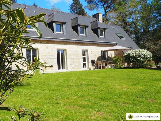 Maison à vendre 512 820 € 7 pièces 4 chambres 171 m² 4 767 m² de terrain Cléguer 56620