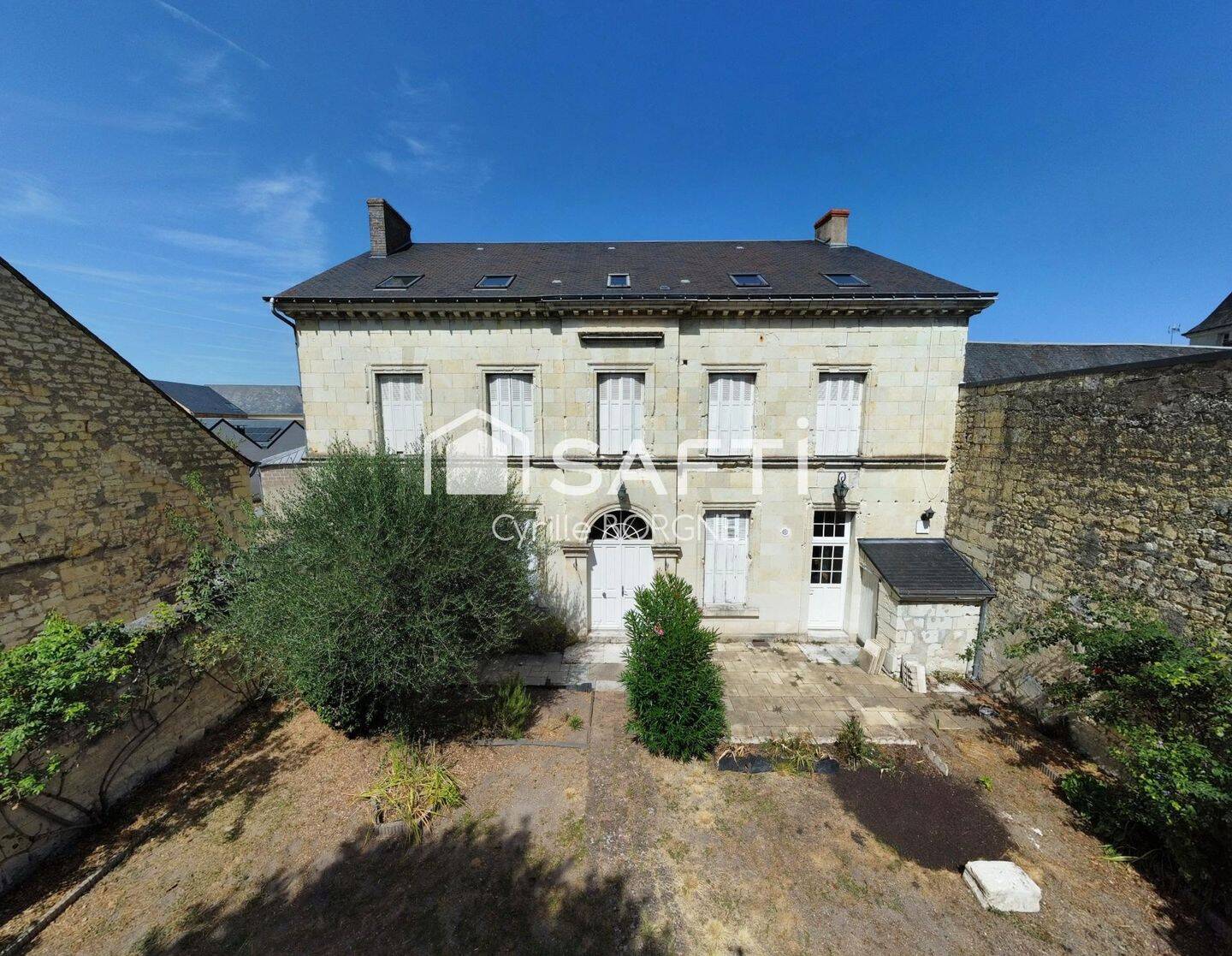 Maison 8 pièces 270 m² · à Bourgueil · 270 m² · 496 375 €