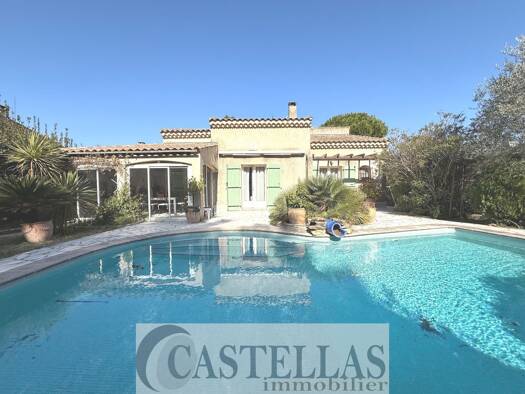 Maison de plain-pied à vendre 669 000 € 4 pièces 3 chambres 145 m² 756 m² de terrain Roquefort-la-Bédoule 13830