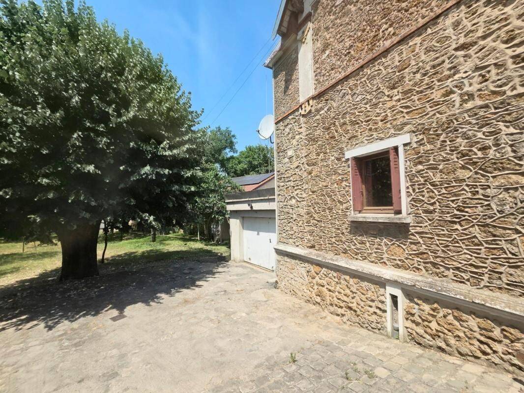 Maison 7 pièces 121 m² · à Saint-Germain-lès-Arpajon · 121 m² · 290 000 €