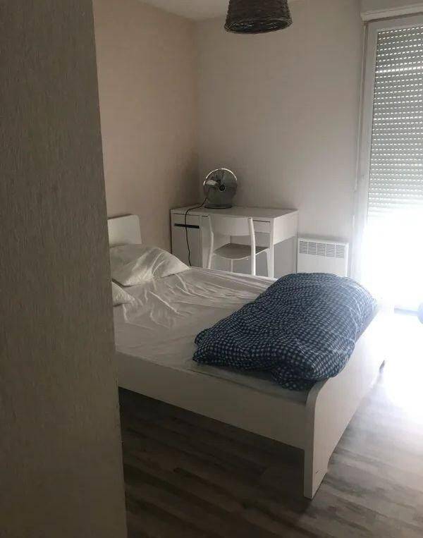 1 pièce 84 m² · à Bordeaux · 84 m² · 450 €/mois