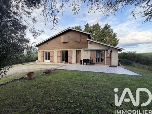 Maison à vendre 179 000 € 6 pièces 4 chambres 126 m² 3 199 m² de terrain Champniers 16430