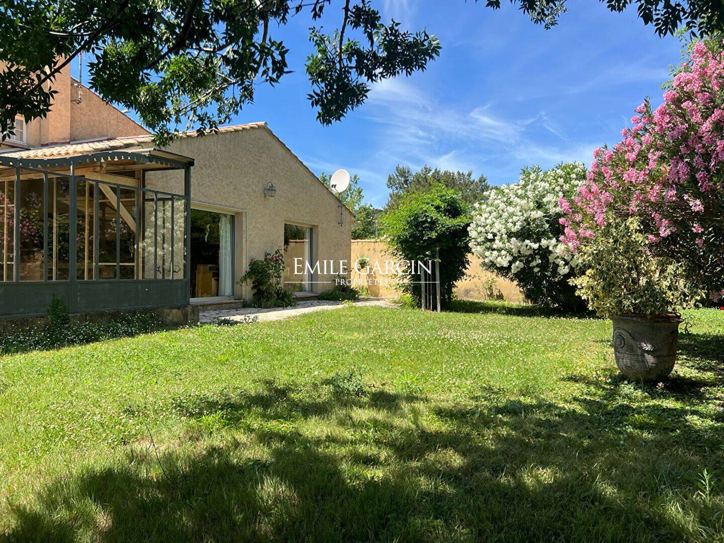 Maison 8 pièces 168 m² · à Les Angles · 168 m² · 390 000 €