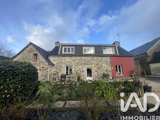 Maison à vendre 231 000 € 7 pièces 3 chambres 145 m² 3 030 m² de terrain Pleyben 29190