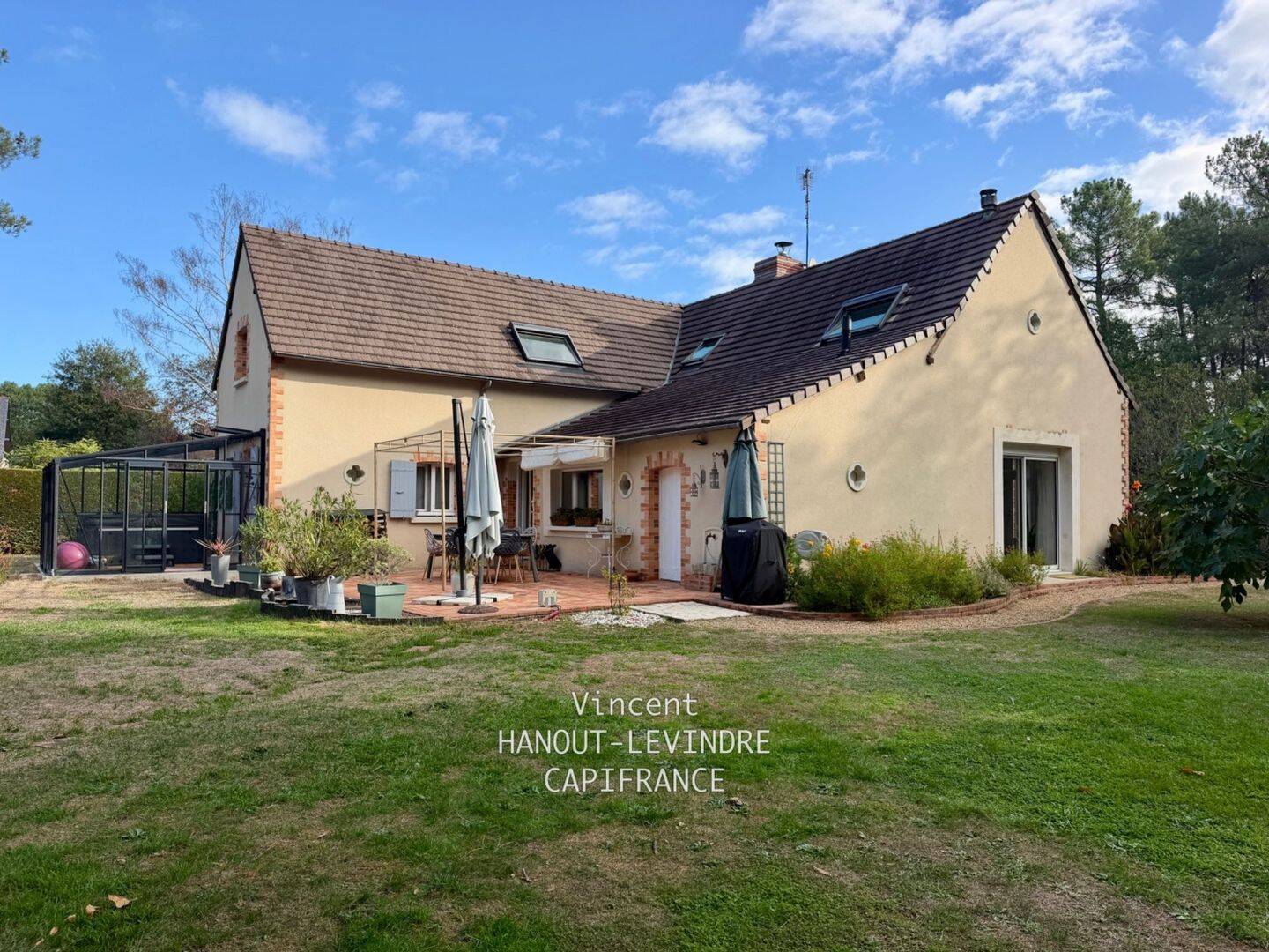 Maison 8 pièces 168 m² · à Rives-du-Loir-en-Anjou · 168 m² · 549 900 €