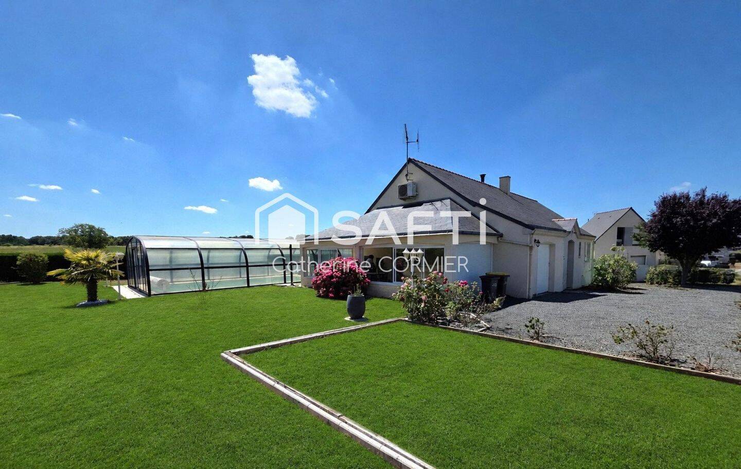 Maison 6 pièces 140 m² · à Neuillé · 140 m² · 319 500 €