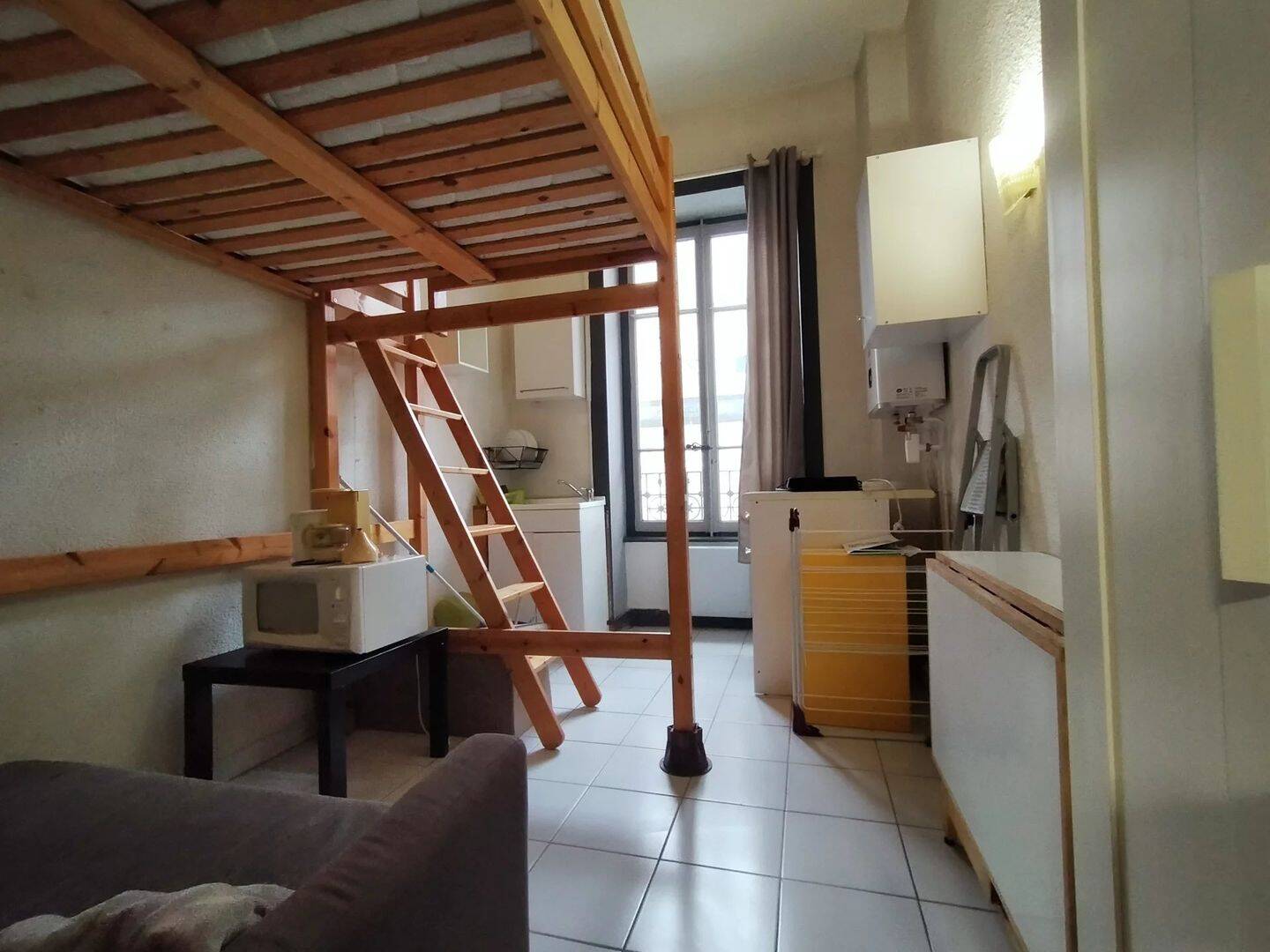 Appartement 1 pièce 16 m² · à Lyon 6ème Arrondissement · 15,5 m² · 379 €