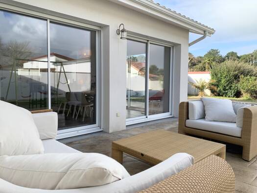 Villa à vendre 695 000 € 9 pièces 5 chambres 166,5 m² 542 m² de terrain Ondres 40440