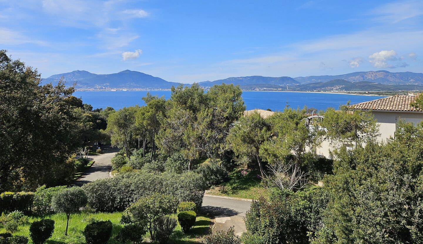 Maison 4 pièces 92 m² · à Grosseto-Prugna · 92 m² · 650 000 €