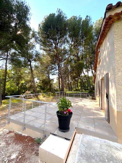 Maison 5 pièces 106 m² · à Éguilles · 106,5 m² · 2 050 €/mois