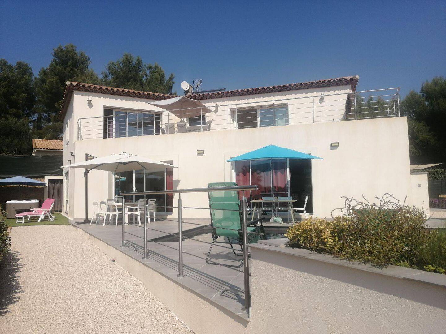 Appartement 3 pièces 90 m² · à La Cadière-d'Azur · 90 m² · 1 650 €