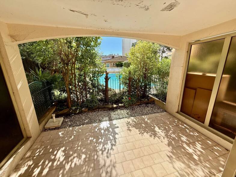 Appartement à vendre 147 000 € 1 pièce 26,7 m² RDC Aubanel Le Cannet 06110