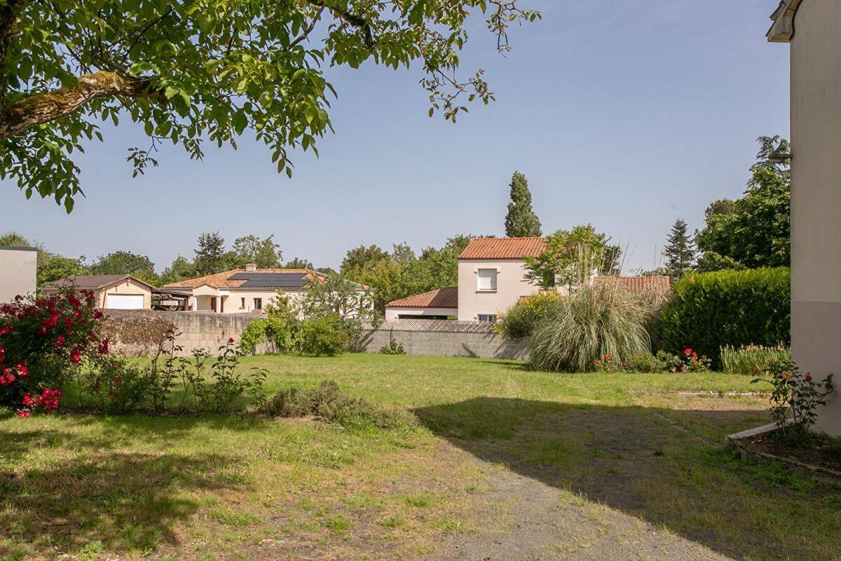 Maison 6 pièces 129 m² · à Gorges · 128,7 m² · 273 000 €