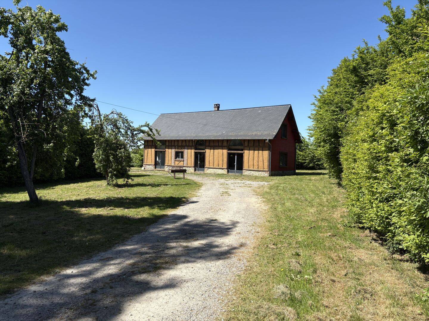 Maison 6 pièces 140 m² · à Lyons-la-Forêt · 140,2 m² · 294 000 €