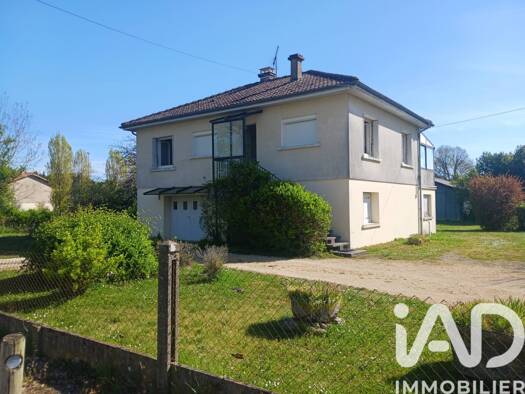 Maison à vendre 127 000 € 4 pièces 2 chambres 76 m² 1 800 m² de terrain Saint-Maurice-la-Clouère 86160