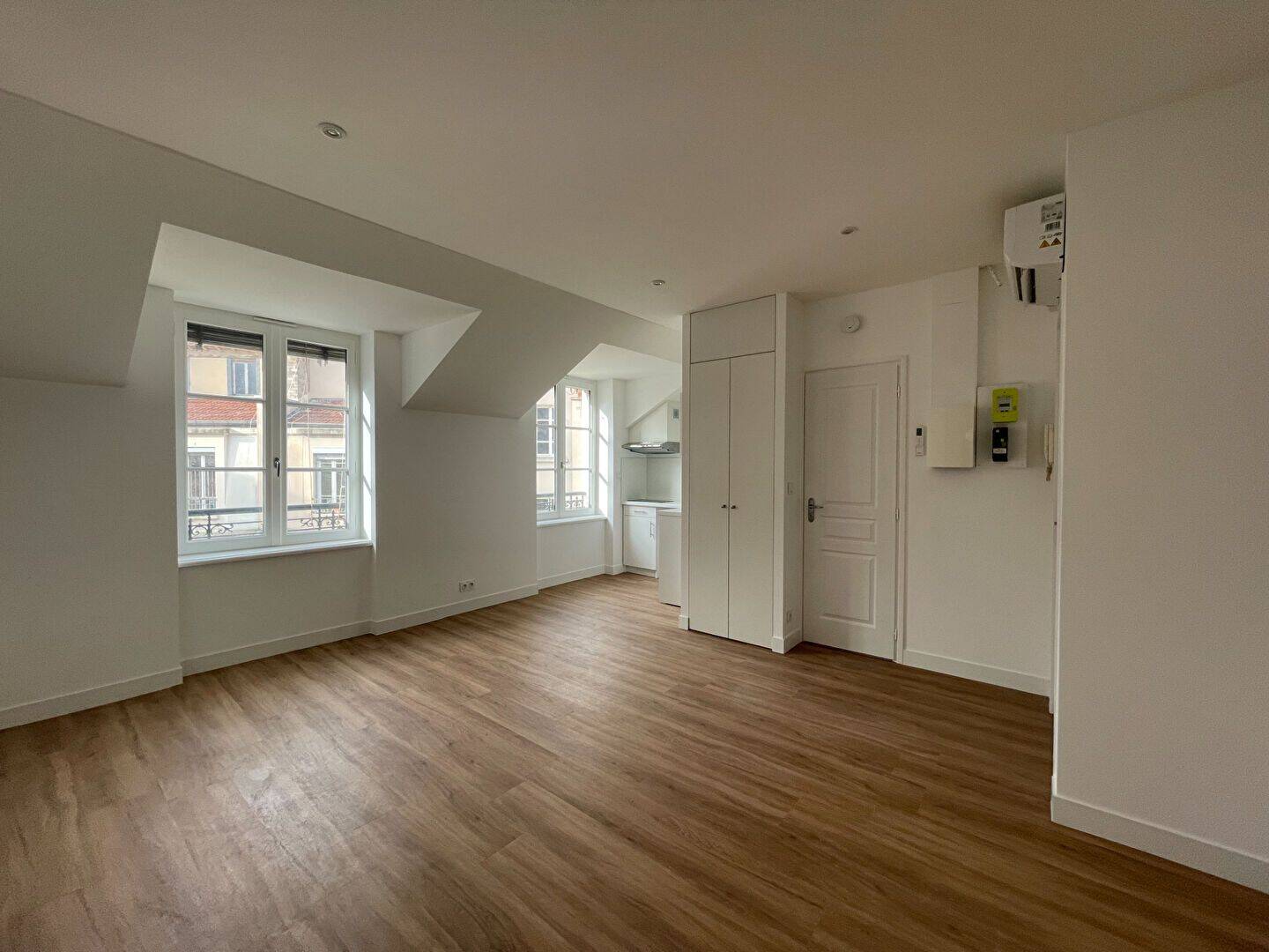 Appartement 1 pièce 25 m² · à Lyon 6ème Arrondissement · 24,9 m² · 869 €/mois