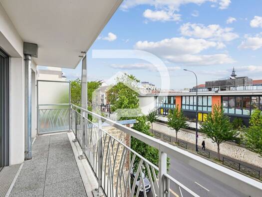 Appartement à vendre - Première occupation 349 500 € 3 pièces 2 chambres 66 m² Étage 3/6 Plateau-Grèves-Europe-Gare du Stade-Fossés Jean Colombes 92700