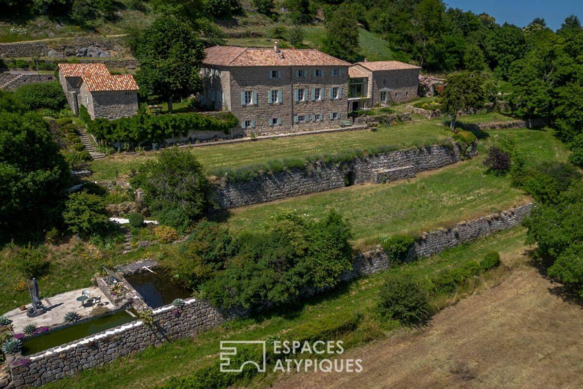 Maison 12 pièces 474 m² · à Gluiras · 474 m² · 1 400 000 €