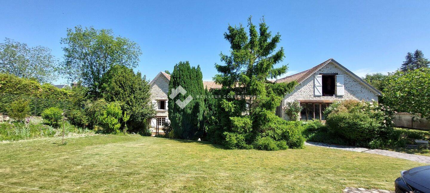 Maison 9 pièces 300 m² · à Montfort-l'Amaury · 300 m² · 650 000 €