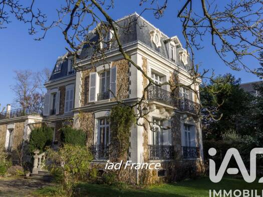 Demeure à vendre 1 950 000 € 9 pièces 6 chambres 236 m² 878 m² de terrain Plateau de Cazes Vaucresson 92420