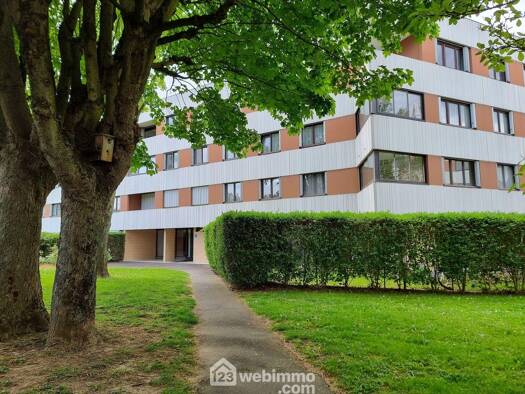 Appartement à vendre 283 000 € 4 pièces 3 chambres 81,4 m² Étage 2/3 Le Plateau Vitry-sur-Seine 94400