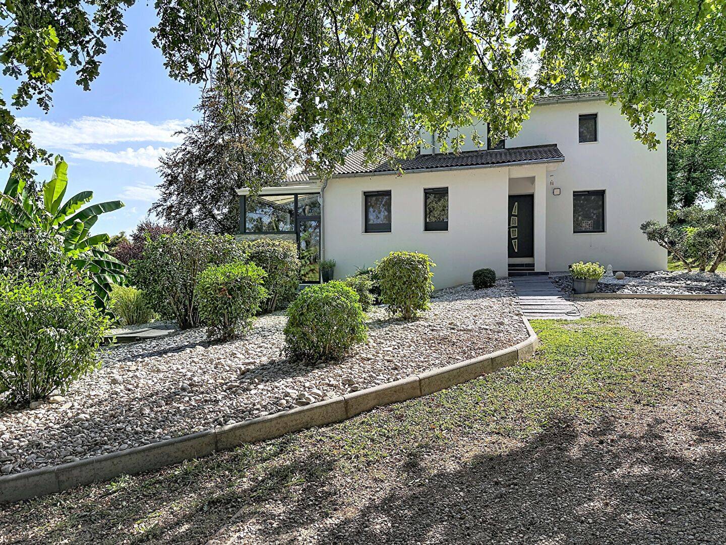 Maison 6 pièces 200 m² · à Villieu-Loyes-Mollon · 200 m² · 570 000 €