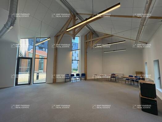 Espace bureau à louer 574 € 461 m² de bureaux divisible à partir de 53 m² Giraudeau Tours 37000