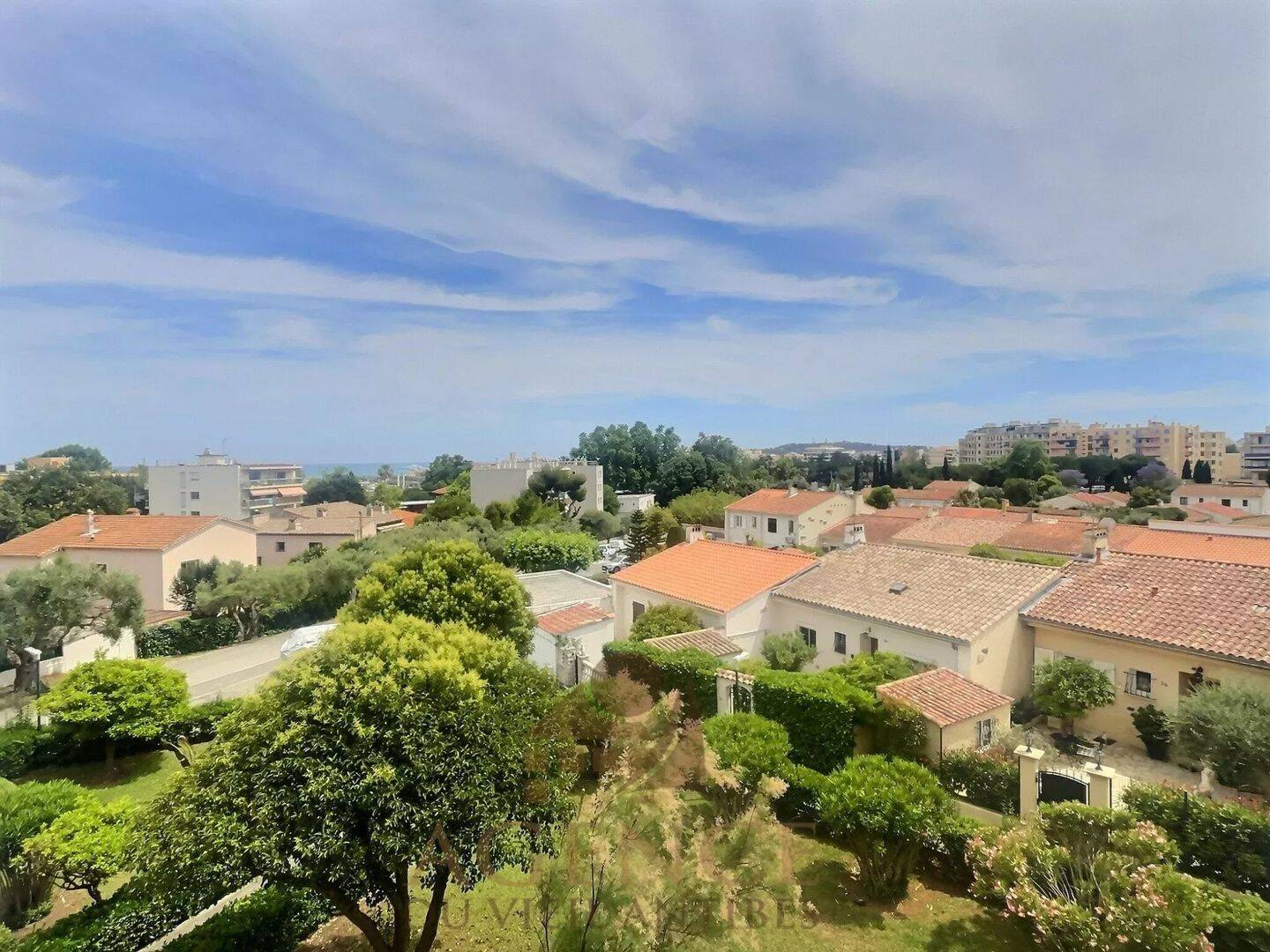 Appartement 3 pièces 77 m² · à Antibes · 76,5 m² · 420 000 €