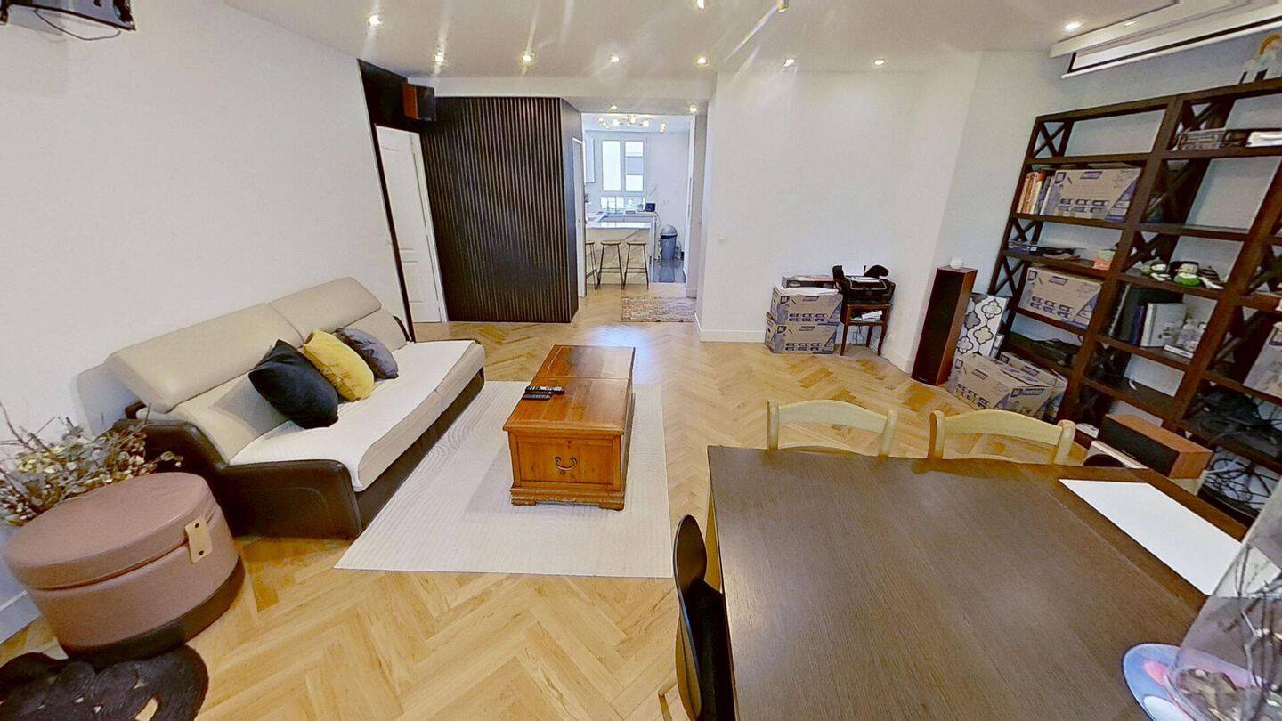 Appartement 5 pièces 105 m² · à Paris 16ème Arrondissement · 105,1 m² · 3 900 €