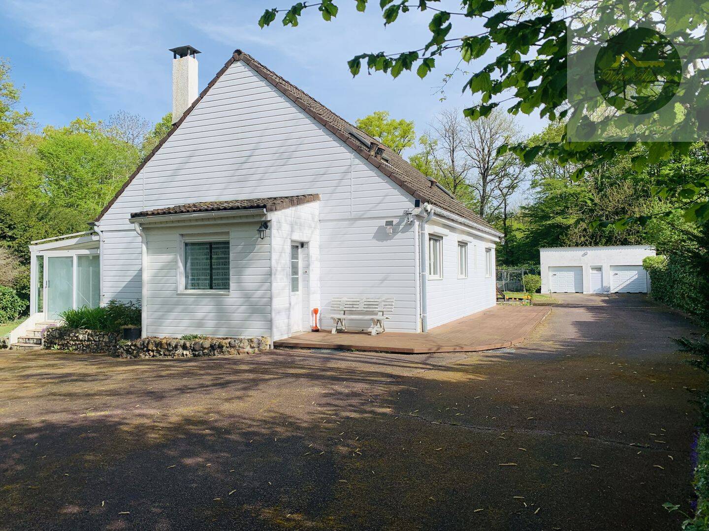 Maison 6 pièces 180 m² · à Bazoches-sur-le-Betz · 180 m² · 208 000 €