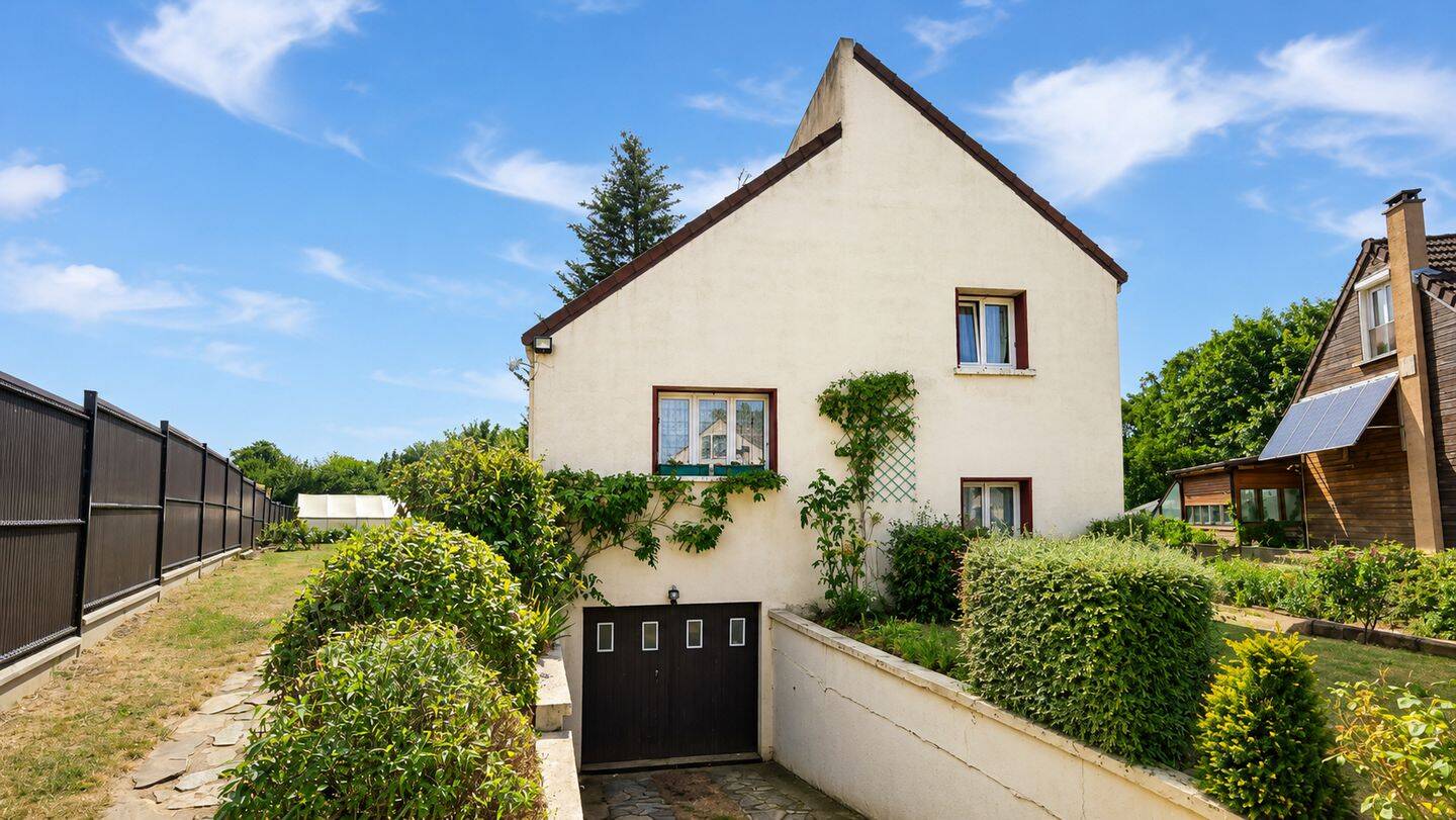 Maison 5 pièces 97 m² · à Pierres · 97 m² · 223 650 €