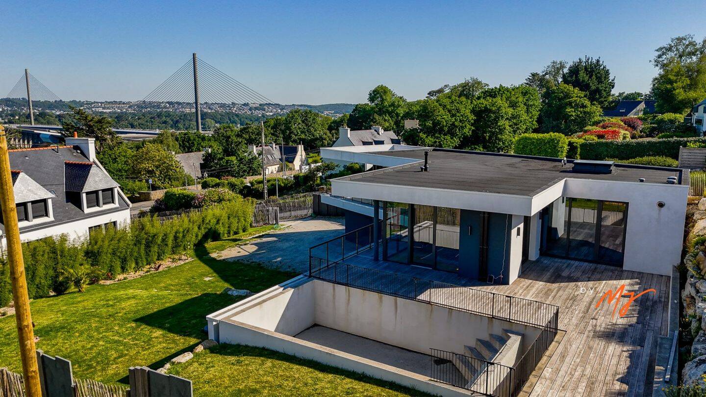 Maison 6 pièces 189 m² · à Plougastel-Daoulas · 189,2 m² · 929 000 €