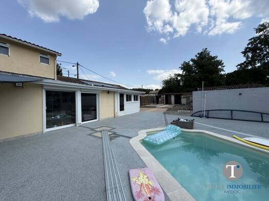 Maison à vendre 217 000 € 5 pièces 3 chambres 101 m² 879 m² de terrain Vertheuil 33180