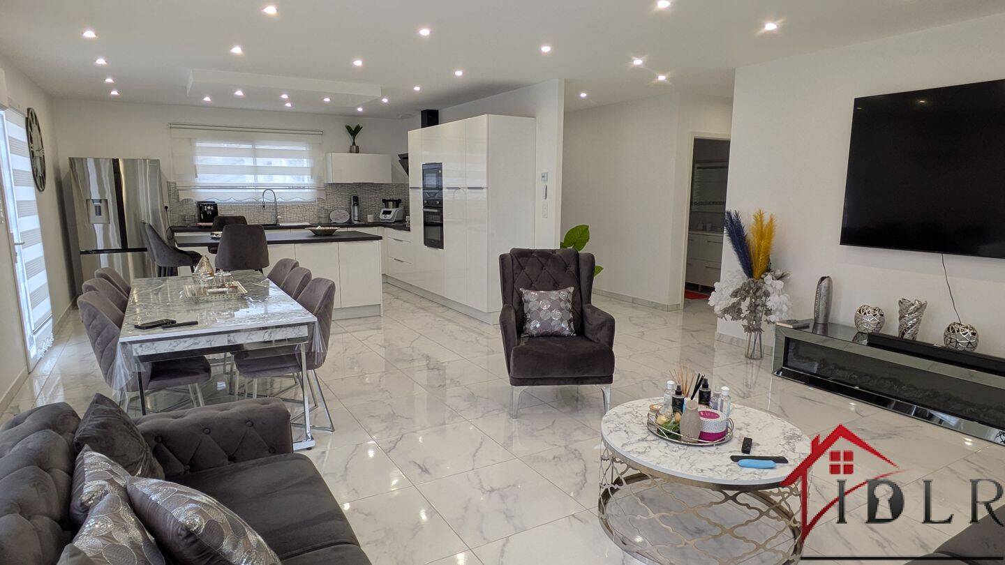 Maison 7 pièces 160 m² · à Lons-le-Saunier · 160 m² · 398 000 €