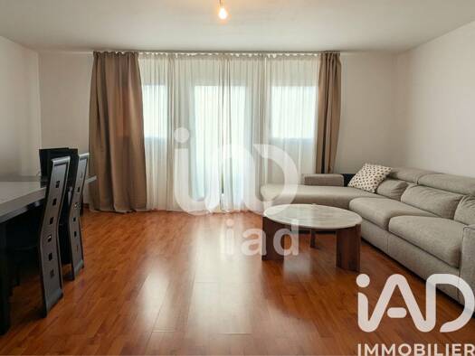 Appartement à vendre 298 000 € 4 pièces 3 chambres 97 m² Étage 5/7 Ville Nouvelle-Centre Est Noisiel 77186
