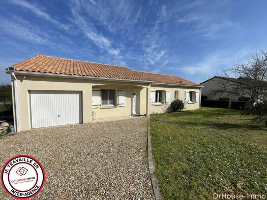 Maison de plain-pied à vendre 179 800 € 6 pièces 4 chambres 103,7 m² 1 200 m² de terrain Dangé-Saint-Romain 86220