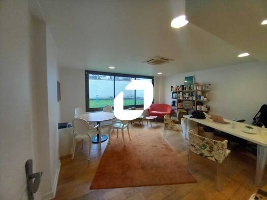 Espace bureau à vendre 1 650 000 € 295 m² de bureaux divisible de 295 m² à 295 m² Dispensaire Montrouge 92120